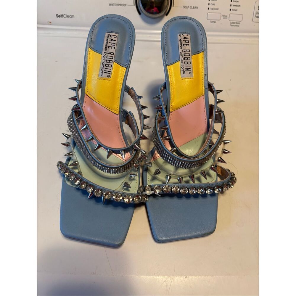 Cape Robbin Heels